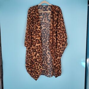 L Love Size 1X Cheetah Sheer Shawl